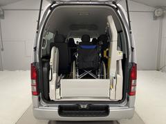 販売して終わりではありません。安全且つ安心して車をご利用いただくために、福祉装置の取扱・操作方法をしっかり学べる講習会や法人様向けには福祉車両の安全運転講習会を実施しています。 7