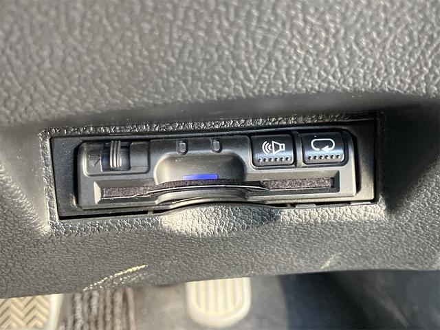 プリウス Ｓセーフティプラス　ディスプレイオーディオ　Ｂｌｕｅｔｏｏｔｈ　バックカメラ　ＥＴＣ　スマートキー　オートライト　ＬＥＤヘッドライト　衝突軽減ブレーキ　レーンアシスト　オートマチックハイビーム　車検令和９年７月（13枚目）