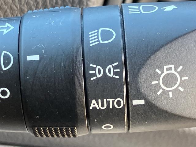 プリウス Ｓセーフティプラス　ディスプレイオーディオ　Ｂｌｕｅｔｏｏｔｈ　バックカメラ　ＥＴＣ　スマートキー　オートライト　ＬＥＤヘッドライト　衝突軽減ブレーキ　レーンアシスト　オートマチックハイビーム　車検令和９年７月（16枚目）