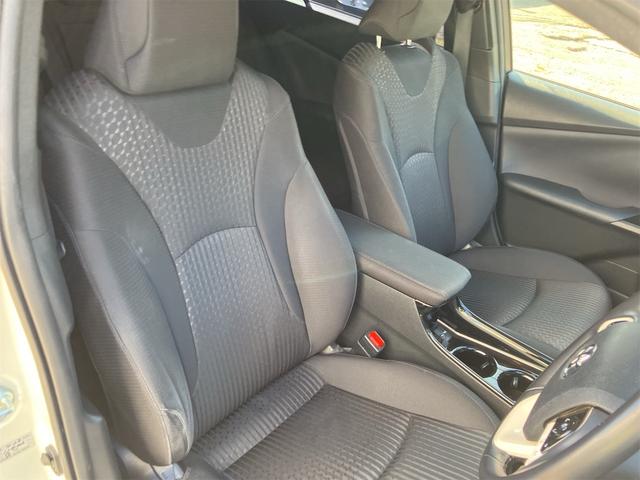 プリウス Ｓセーフティプラス　ディスプレイオーディオ　Ｂｌｕｅｔｏｏｔｈ　バックカメラ　ＥＴＣ　スマートキー　オートライト　ＬＥＤヘッドライト　衝突軽減ブレーキ　レーンアシスト　オートマチックハイビーム　車検令和９年７月（21枚目）