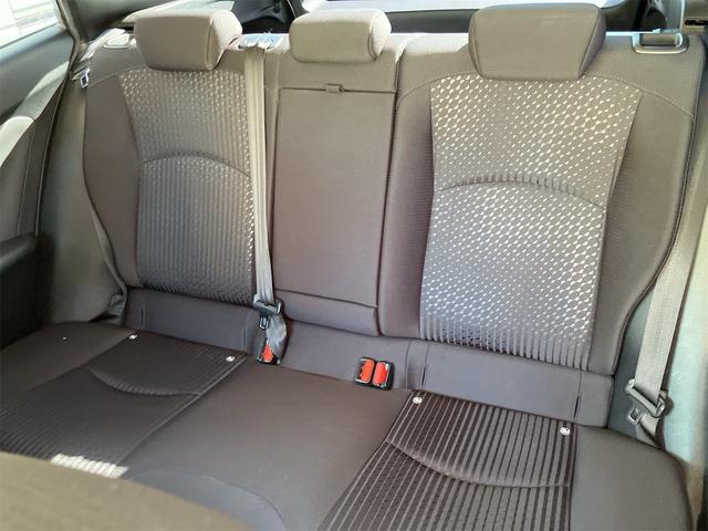 プリウス Ｓセーフティプラス　ディスプレイオーディオ　Ｂｌｕｅｔｏｏｔｈ　バックカメラ　ＥＴＣ　スマートキー　オートライト　ＬＥＤヘッドライト　衝突軽減ブレーキ　レーンアシスト　オートマチックハイビーム　車検令和９年７月（27枚目）