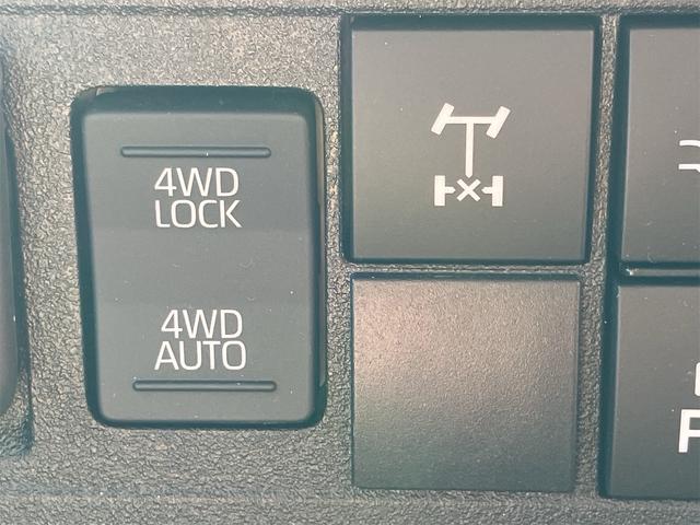 ハイゼットトラック スタンダード　農用スペシャル　４ＷＤ　衝突軽減ブレーキ　アイドリングストップ　横滑り防止装置　クリアランスソナー　ＣＶＴ車　オートライト　エアコン　パワーステアリング　三方開　積載可能量３５０ｋｇ（3枚目）
