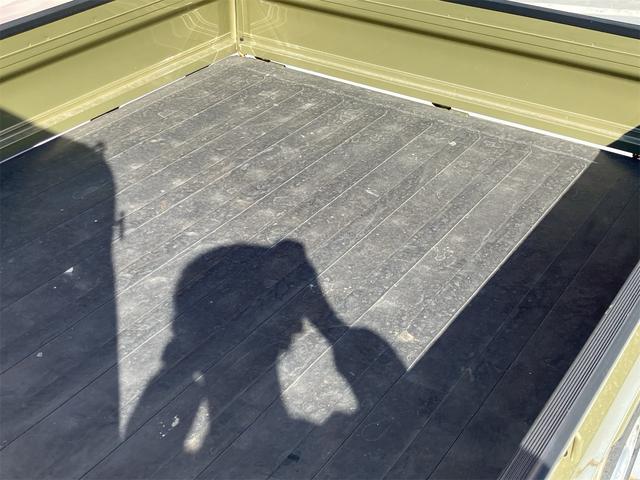 ハイゼットトラック スタンダード　農用スペシャル　４ＷＤ　衝突軽減ブレーキ　アイドリングストップ　横滑り防止装置　クリアランスソナー　ＣＶＴ車　オートライト　エアコン　パワーステアリング　三方開　積載可能量３５０ｋｇ（24枚目）