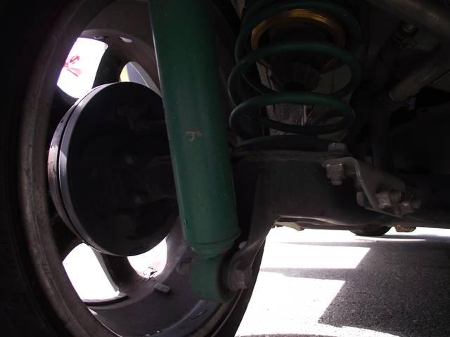 エッセ Ｄセレクション　５速マニュアル　ＴＥＩＮ車高調マフラー　クラッチ３点＆ラジエター本体＆燃料ポンプ＆４輪ともハブベアリング＆対策品エンジンマウント自社交換済み　キーレス（7枚目）