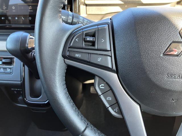 ステアリングリモコン装着車です。