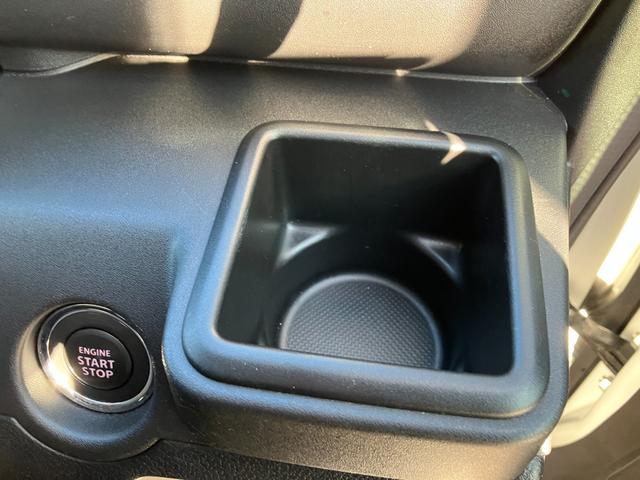 運転席ドリンクホルダー