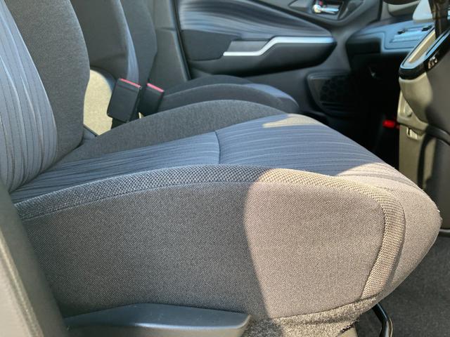 運転席シートリフター装着車です。