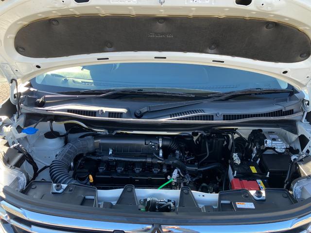 エンジンルームも綺麗です。