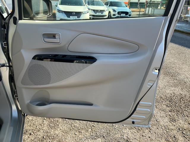 �^�]�ȃh�A������