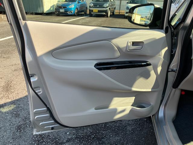 ����ȃh�A������