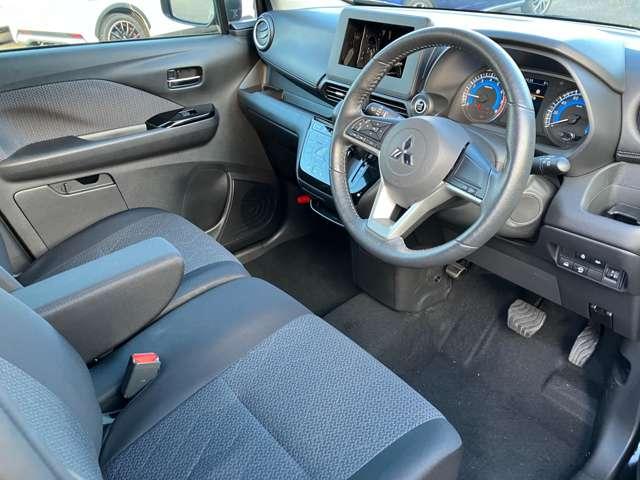 eKクロス G リヤビューモニター付きルームミラー・アル エアバッグ アイスト Sヒーター スマートキー クリアランスソナー オートエアコン バックモニター ベンチシート キーフリー アルミホイール サイドエアバッグ(17枚目)