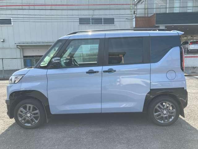 デリカミニ Ｔ　プレミアム　スマホ連携ディスプレイオーディオ・全方位　Ｃソナー　アルミ　ＦＣＭ　ターボ付　アイドリングＳ　オートエアコン　盗難防止システム　ＥＴＣ　スマートキー　ベンチシート　Ｓヒーター　横滑り防止機能　寒冷地（10枚目）