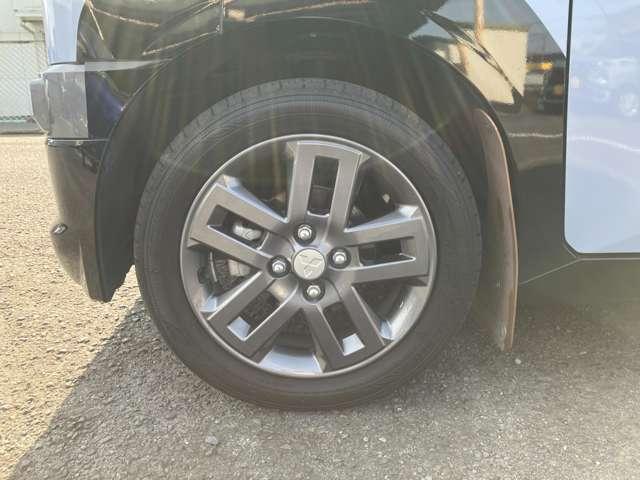 デリカミニ Ｔ　プレミアム　スマホ連携ディスプレイオーディオ・全方位　Ｃソナー　アルミ　ＦＣＭ　ターボ付　アイドリングＳ　オートエアコン　盗難防止システム　ＥＴＣ　スマートキー　ベンチシート　Ｓヒーター　横滑り防止機能　寒冷地（12枚目）