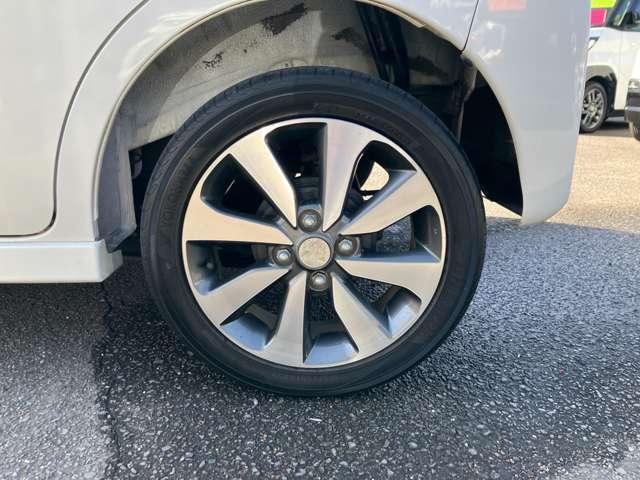 ｅＫスペースカスタム カスタムＴ　ｅ－アシスト　両側電動スライドドア・ナビ・バックカメラ　ナビ付き　キーフリーシステム　助手席エアバッグ　運転席エアバッグ　ＡＵＴＯエアコン　ターボ車　リアカメラ　スマキー　両側パワスラドア　盗難防止システム　ＡＢＳ（16枚目）