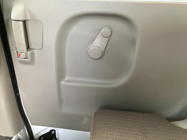 ��ȃh�A������B��Ȃ͎蓮�ő����J���܂��B