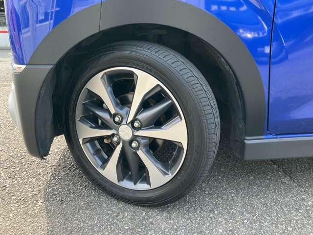 �S�{���ꂼ��̎ʐ^���ڂ��Ă��܂��I�^�C���̏�Ԃ��m�F�ł���̂ň��S���Ă���肢�������܂��B