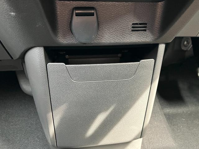 デリカミニ Ｇ　プレミアム　ナビ・マルチアラウンドモニター・両側電動　Ｗ電動ドア　盗難防止システム　クルコン　Ｃソナー　カーテンエアバッグ　横滑り防止装置　メモリーナビ　オートエアコン　パワーステアリング　キーフリー　寒冷地仕様（34枚目）