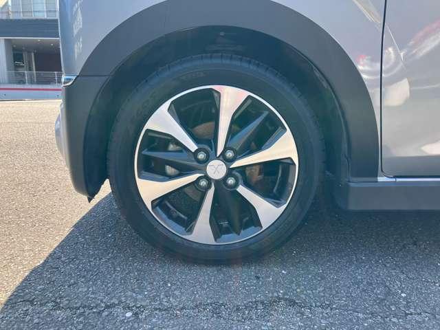 �S�{���ꂼ��̎ʐ^���ڂ��Ă��܂��I�^�C���̏�Ԃ��m�F�ł���̂ň��S���Ă���肢�������܂��B