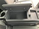 二列目にスライドさせてひじ掛け・収納としてお使いいただけます。