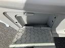 助手席ドア内張りには車検証専用入れがございます。