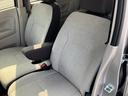 助手席ドア内張りには車検証専用入れがございます。