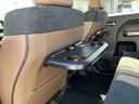 運転席助手席の後ろにはテーブルがあります☆とても便利です。