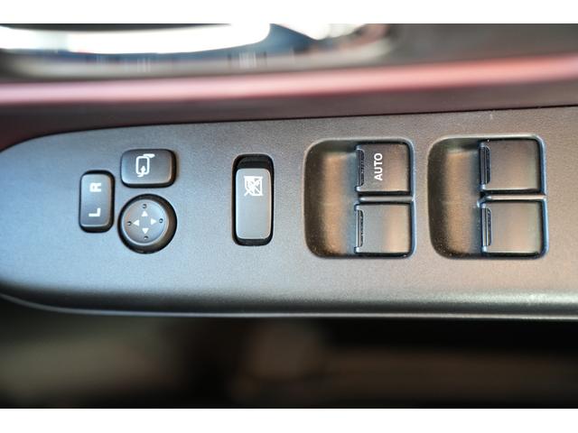 スペーシアカスタム ハイブリッドXS ユーザー買取 新品純正フロアマット ドアバイザー 純正アルミホイール 電格ミラー キーフリー LED 両側パワースライドドア 前席シートヒーター ステアリングヒーター USB端子(23枚目)