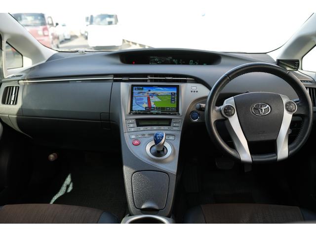 プリウス Ｇ　Ｂｌｕｅｔｏｏｔｈ接続　ＰＷ　社外アルミホイール　電格ミラー　キーフリー　社外ナビ　ＴＶ　電動シート　バックカメラ　ＥＴＣ　ダウンサス　ステアリングリモコン（3枚目）