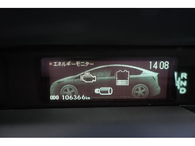 プリウス Ｇ　Ｂｌｕｅｔｏｏｔｈ接続　ＰＷ　社外アルミホイール　電格ミラー　キーフリー　社外ナビ　ＴＶ　電動シート　バックカメラ　ＥＴＣ　ダウンサス　ステアリングリモコン（4枚目）