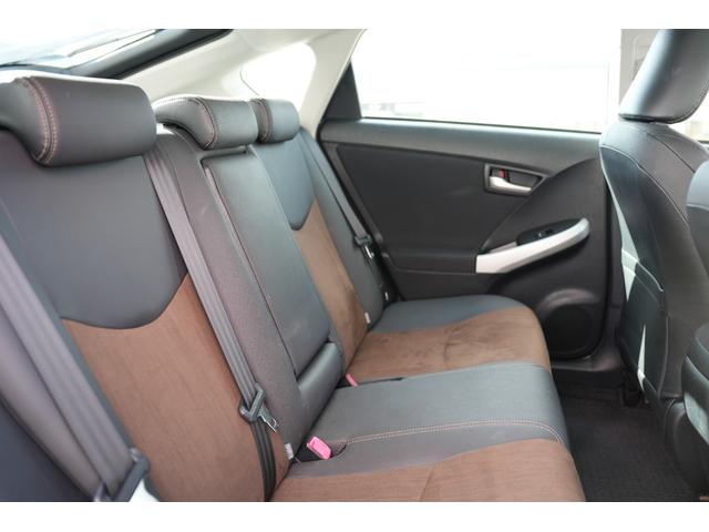 プリウス Ｇ　Ｂｌｕｅｔｏｏｔｈ接続　ＰＷ　社外アルミホイール　電格ミラー　キーフリー　社外ナビ　ＴＶ　電動シート　バックカメラ　ＥＴＣ　ダウンサス　ステアリングリモコン（14枚目）