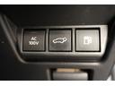 バックドアはバックドアオープンスイッチやスマートエントリー&スタートシステム、ワイヤレスリモコンを使って施錠・解錠および開閉することができます。