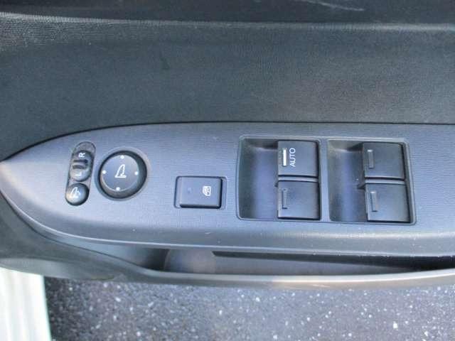 Ｎ－ＯＮＥ Ｇ　車検２年付　禁煙車　メモリーナビ地デジＴＶ　ＤＶＤ再生　スマートキー　ＥＴＣ　プッシュスターター　ベンチシート　オートエアコン　電動格納ドアミラー　タイミングチェーン（8枚目）