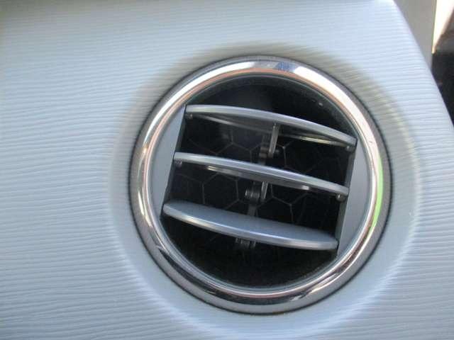 セルボ ＧリミテッドＩＩ　走行４３０００ｋｍ　車検２年付　スマートキー　ＣＤデッキ　電動格納ドアミラー　純正アルミホイール　運転席助手席エアバック（8枚目）