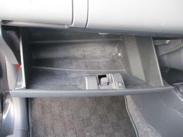 セルボ ＧリミテッドＩＩ　走行４３０００ｋｍ　車検２年付　スマートキー　ＣＤデッキ　電動格納ドアミラー　純正アルミホイール　運転席助手席エアバック（9枚目）