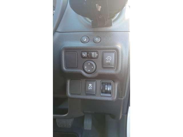 ノート メダリスト　禁煙車　車検２年付　ナビ地デジＴＶ　アラウンドビューモニター　ＥＴＣ　インテリジェントキー　プッシュスターター　純正アルミホイール　アイドリングストップ　横滑り防止装置（4枚目）