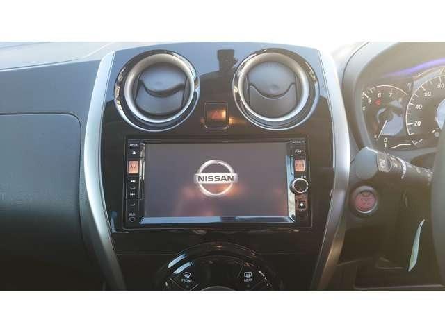 ノート メダリスト　禁煙車　車検２年付　ナビ地デジＴＶ　アラウンドビューモニター　ＥＴＣ　インテリジェントキー　プッシュスターター　純正アルミホイール　アイドリングストップ　横滑り防止装置（5枚目）