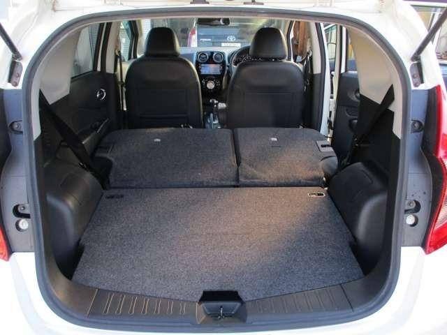 ノート メダリスト　禁煙車　車検２年付　ナビ地デジＴＶ　アラウンドビューモニター　ＥＴＣ　インテリジェントキー　プッシュスターター　純正アルミホイール　アイドリングストップ　横滑り防止装置（15枚目）