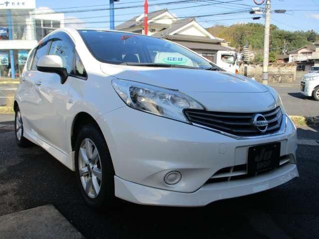 ノート メダリスト　禁煙車　車検２年付　ナビ地デジＴＶ　アラウンドビューモニター　ＥＴＣ　インテリジェントキー　プッシュスターター　純正アルミホイール　アイドリングストップ　横滑り防止装置（18枚目）