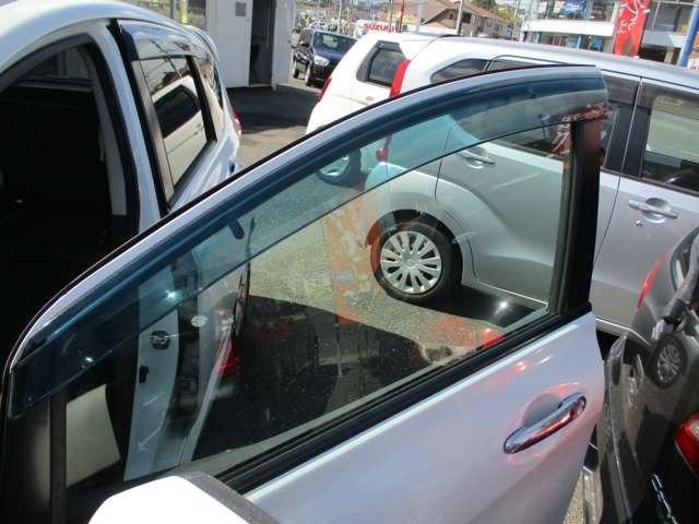 ノート メダリスト　禁煙車　車検２年付　ナビ地デジＴＶ　アラウンドビューモニター　ＥＴＣ　インテリジェントキー　プッシュスターター　純正アルミホイール　アイドリングストップ　横滑り防止装置（29枚目）