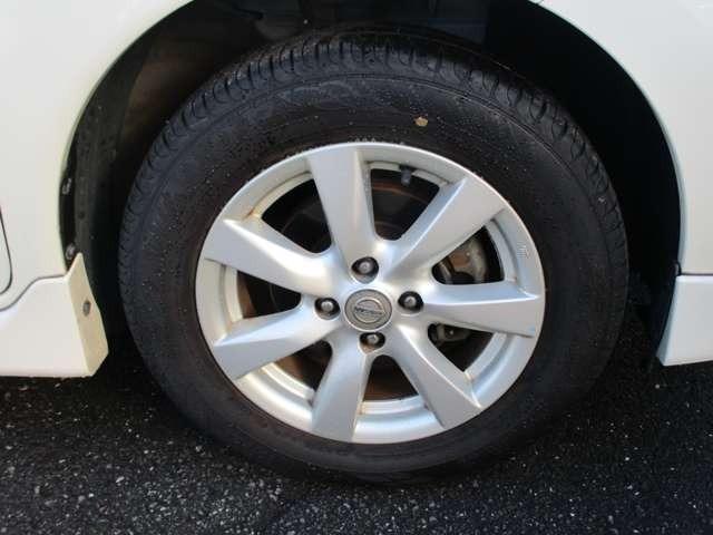 ノート メダリスト　禁煙車　車検２年付　ナビ地デジＴＶ　アラウンドビューモニター　ＥＴＣ　インテリジェントキー　プッシュスターター　純正アルミホイール　アイドリングストップ　横滑り防止装置（31枚目）