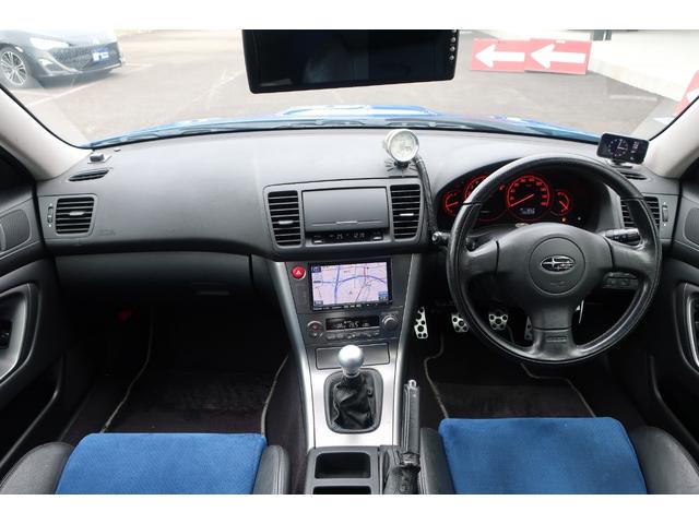 レガシィツーリングワゴン ２．０ＧＴスペックＢ　ＷＲ－ＬＴＤ　２００４　ＢＬＩＴＺ製ブーストメーター　ターボタイマー　ＳＴＩマフラー　専用シート　専用ボディーカラー　ｍｏｍｏステアリング　純正１８インチＡＷ　メモリーナビ　フルセグ　Ｂｌｕｅｔｏｏｔｈ　ＨＩＤ（8枚目）