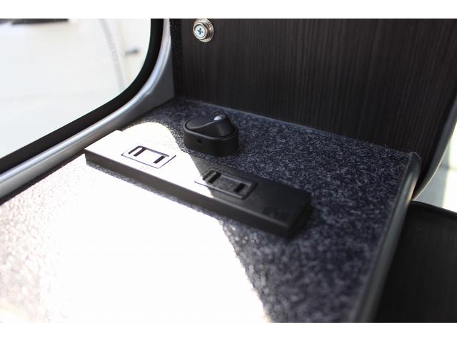 岡モータース ミニチュアクルーズ シンク シングルサブバッテリー 走行充電 外部充電 インバーター LED照明 軽キャンパー 給水ポリタンク 排水タンク(32枚目)