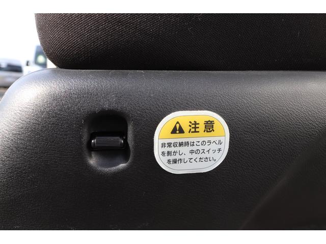 G 助手席リフトアップシート車 福祉車両 アルマス 6人乗り 純正2DINオーディオ TV CD バックカメラ 左側パワースライドドア オートライト オートエアコン 横滑り防止 3列シート 助手席リフトアップシート HID(39枚目)