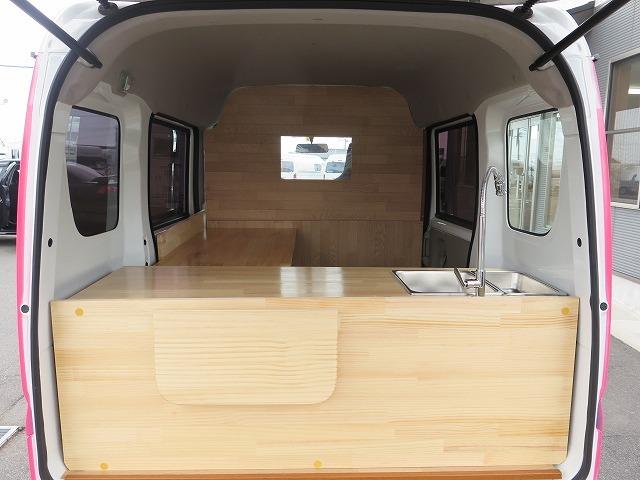 移動販売車 キッチンカー フレンチバス仕様 オールペイント ケータリングカー 8ナンバー エアロパーツ 販売用テーブル 2槽シンク 給排水タンク 3連収納ボックス 100Vコンセント 運転席背板 キーレス(7枚目)