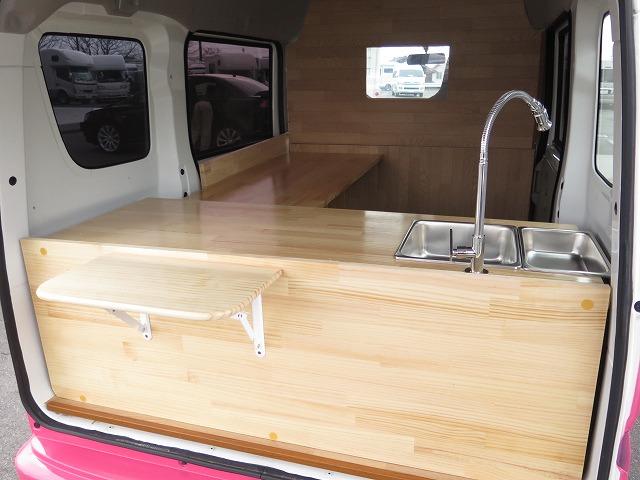 移動販売車 キッチンカー フレンチバス仕様 オールペイント ケータリングカー 8ナンバー エアロパーツ 販売用テーブル 2槽シンク 給排水タンク 3連収納ボックス 100Vコンセント 運転席背板 キーレス(8枚目)