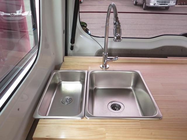 移動販売車 キッチンカー フレンチバス仕様 オールペイント ケータリングカー 8ナンバー エアロパーツ 販売用テーブル 2槽シンク 給排水タンク 3連収納ボックス 100Vコンセント 運転席背板 キーレス(33枚目)