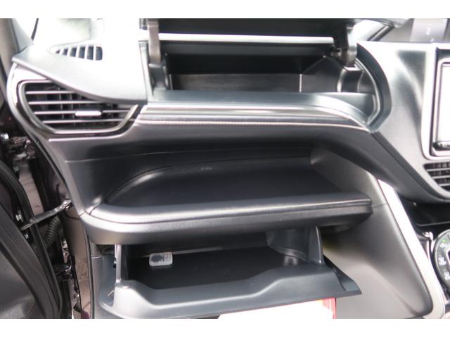 Xi トヨタセーフティセンス ビルドインETC 純正9インチナビ バックモニター フルセグ オートエアコン(19枚目)