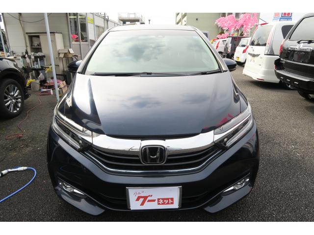 シャトル ハイブリッドＸ　ホンダセンシング　走行距離４２，７１４Ｋｍ　純正ナビ　バックモニター　フルセグＴＶ　スマートキー　オートエアコン　シートヒーター　ＥＴＣ（3枚目）