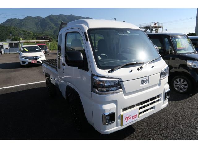 ハイゼットトラック 　セレクト４ＷＤ車　ルーフラック　ナビ　フルセグ　パーキングサポート　荷台ジェラルミン加工　アイドリングストップ　作業灯　社外１５インチアルミホイール　マッドタイヤ　オーバーフェンダー　エアロ（4枚目）