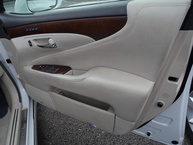 ＬＳ ＬＳ４６０　バージョンＣ　ナビ　フルセグ　バックモニター　本革パワーシート　シートエアコン　ＥＴＣ　パーキングセンサー　パワーウインドウ　パワーステアリング（11枚目）